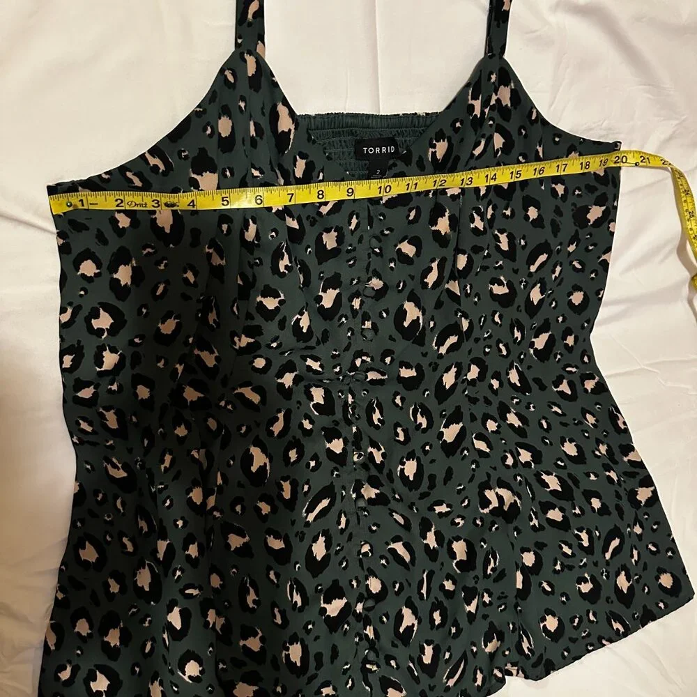 Torrid Camisole Tunic Going Out Top Sleeveless Blouse 2x Green Leopard Print - Picture 7 of 9